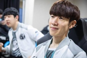 爱游戏体育APP下载-TheShy重返赛场，持续失利首场状态出色，公牛观众沸腾！赛场气氛高涨的简单介绍