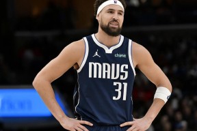 预测-关于达拉斯独行侠训练开放日；赛后扳平良机引欢呼；欧超杯在即；球探报告显示潜力的信息